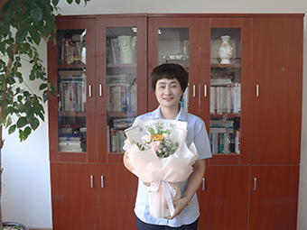 鮮花獻(xiàn)恩師，共筑大禹公益夢(mèng)【大禹電子】